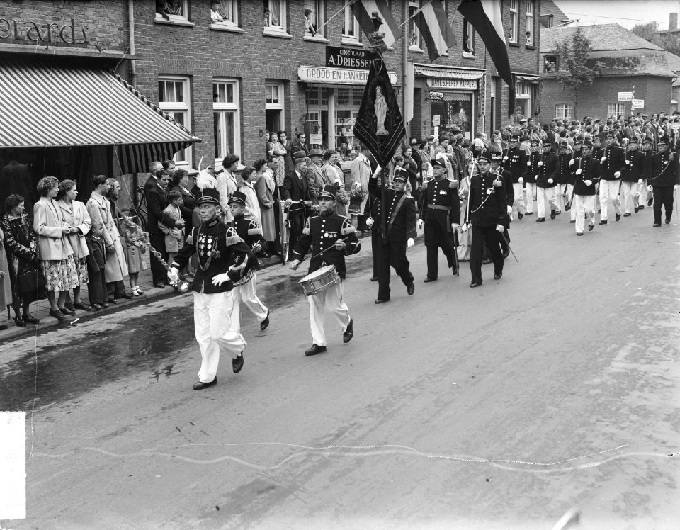 Optocht 300-jarig bestaan schutterij St Bavo, Bestanddeelnr 904-0476