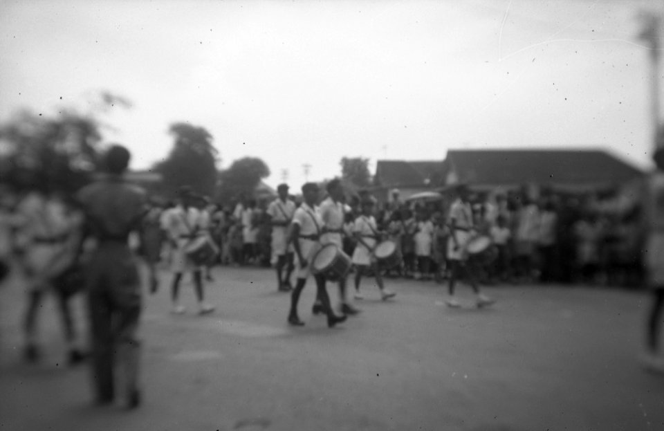 Optocht. Muziekkorps in een stad Semarang. Chinees-Indisch feest Cap Go Meh, Bestanddeelnr 10929