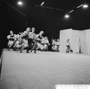 Optreden van het Moisejev Ballet uit Moskou in de Ahoy te Rotterdam, Bestanddeelnr 911-7955