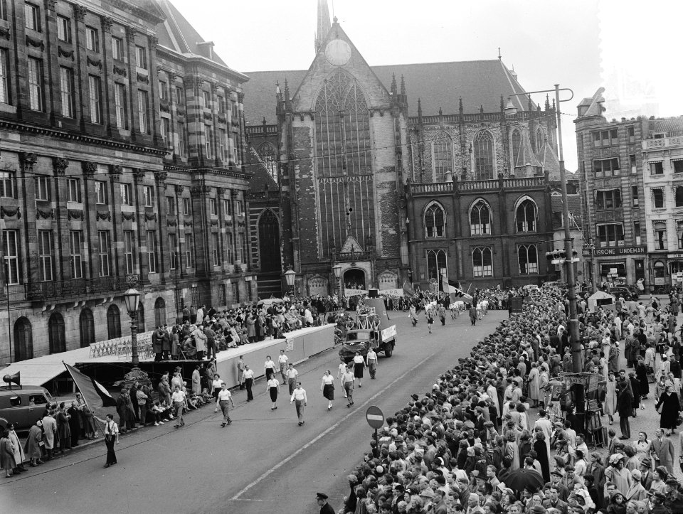 Optocht opening Sportweek Amsterdam op de Dam, Bestanddeelnr 905-7531