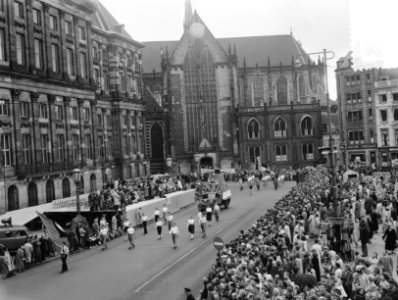 Optocht opening Sportweek Amsterdam op de Dam, Bestanddeelnr 905-7531
