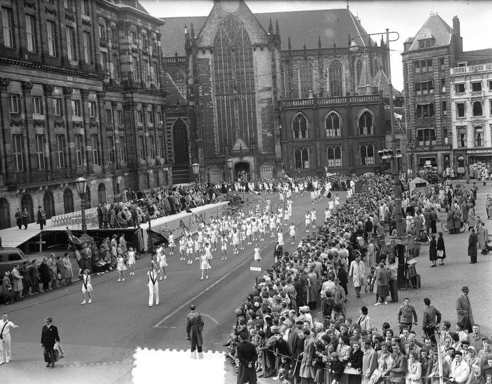 Optocht opening Sportweek Amsterdam op Dam, Bestanddeelnr 905-7536