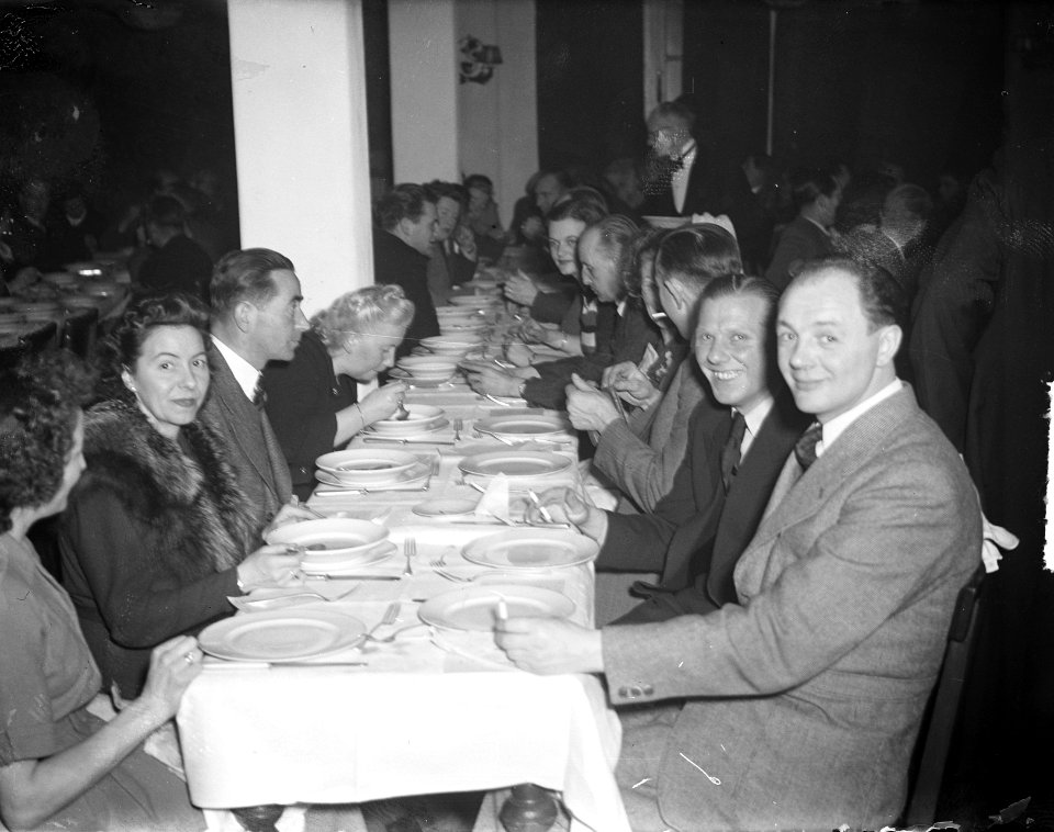 Openingsrit RAC tegen West. Diner Zandvoort, Bestanddeelnr 903-1452