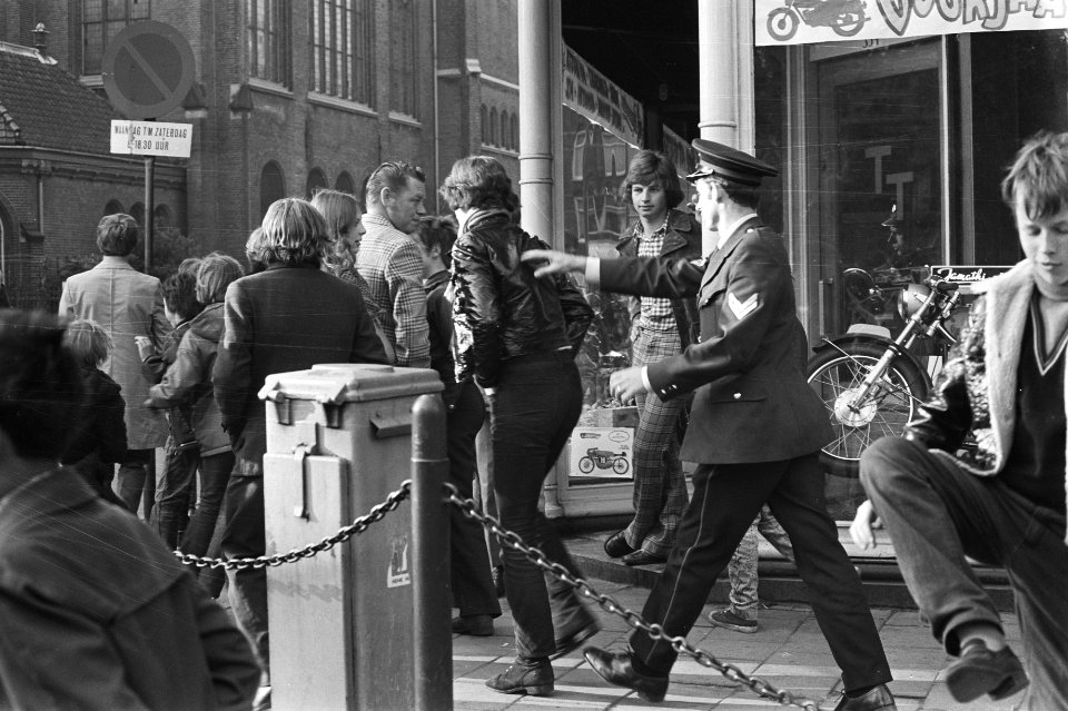 Optreden van politie tegen jongeren, Bestanddeelnr 924-5972