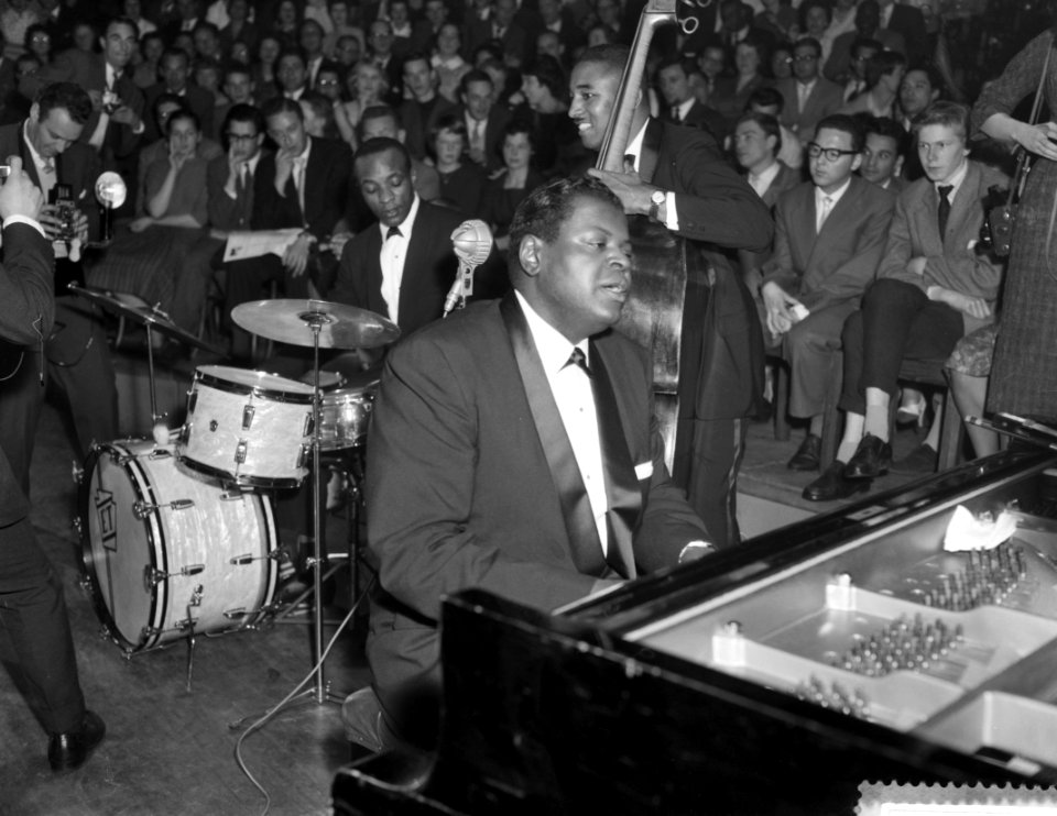 Optreden van Jazz at the Philharmonica in het concertgebouw, Oscar Petersen aa, Bestanddeelnr 910-2888
