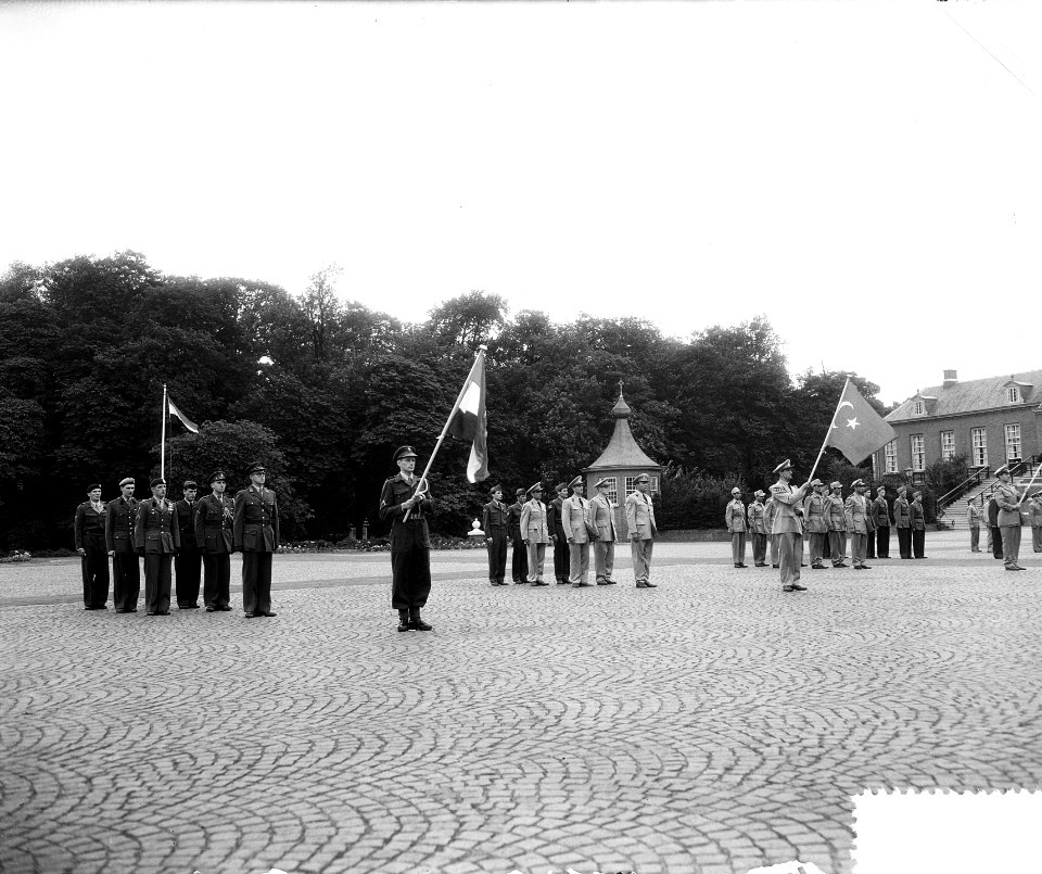 Openingsceremonie Militaire Vijfkamp 1955 Breda, Bestanddeelnr 907-2723