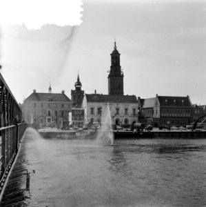 Operatie H2O in Kampen Gezicht vanaf IJsselbrug, Bestanddeelnr 907-9385