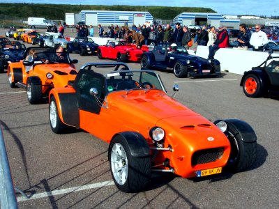 Orange VM77