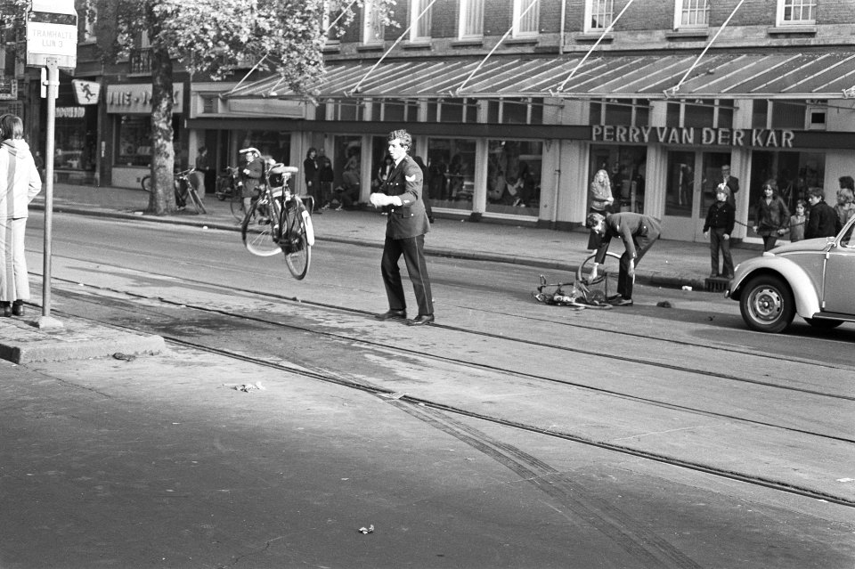 Optreden van politie tegen jongeren, Bestanddeelnr 924-5974