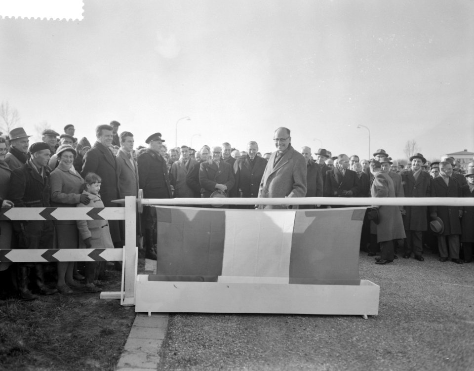 Openstelling van de Rijksweg 15 , deel Tiel Meteren, Bestanddeelnr 911-0094