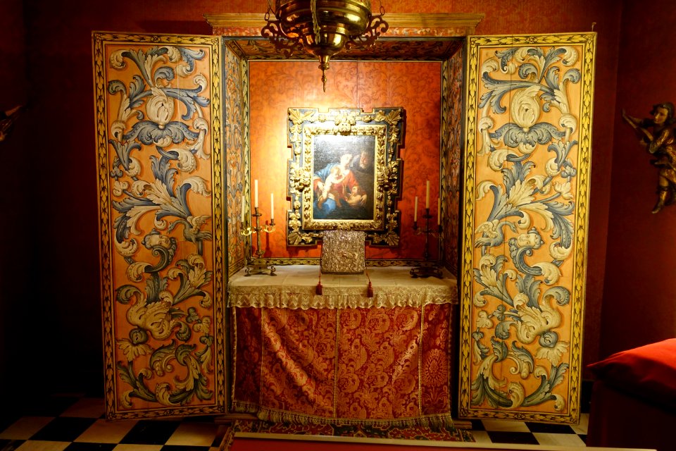 Oratory cabinet, Spain, 1719, wood, with The Holy Family, School of Carlo Maratta, late 1600s AD - Museo Nacional de Artes Decorativas - Madrid, Spain - DSC07922
