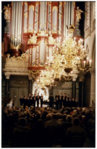 Optreden van de Wiener Sängerknaben in de Grote of St. Bavokerk t.g.v. Haarlem 750 jaar. NL-HlmNHA 54036117