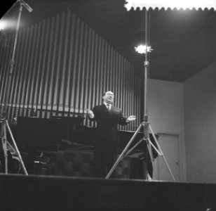 Optreden van de bas bariton Abraham Rettig, Bestanddeelnr 912-4382