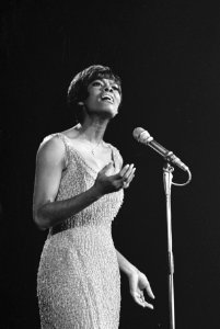 Optreden van de Amerikaanse zangeres Dionne Warwick, Bestanddeelnr 919-6272
