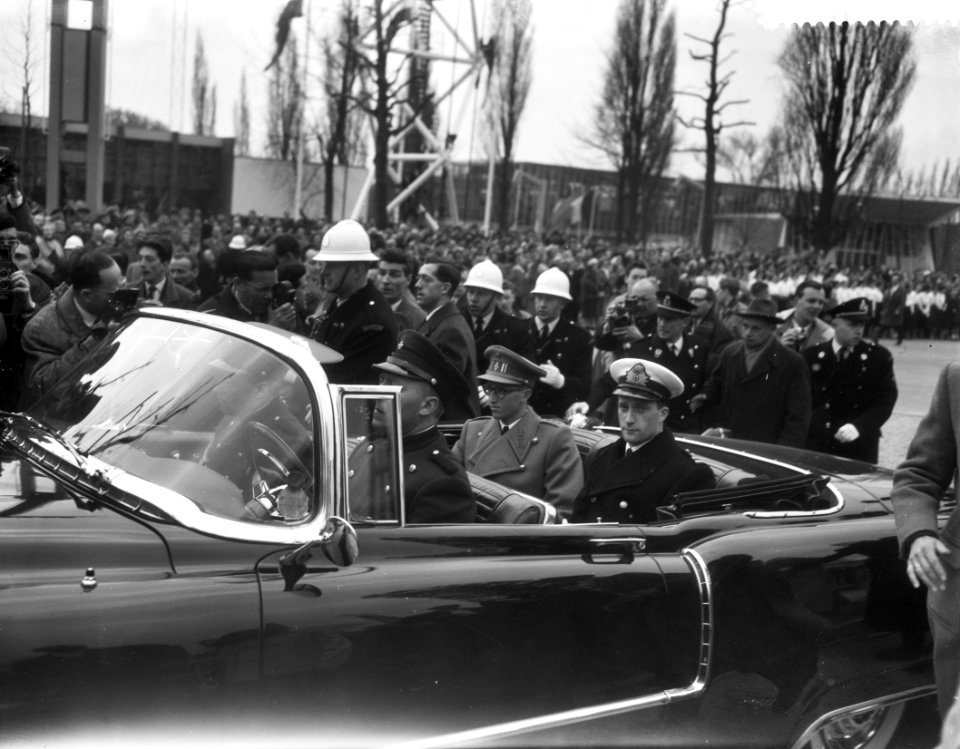 Opening Wereldtentoonstelling Expo te Brussel Koning Boudewijn en prins Albert , Bestanddeelnr 909-4910