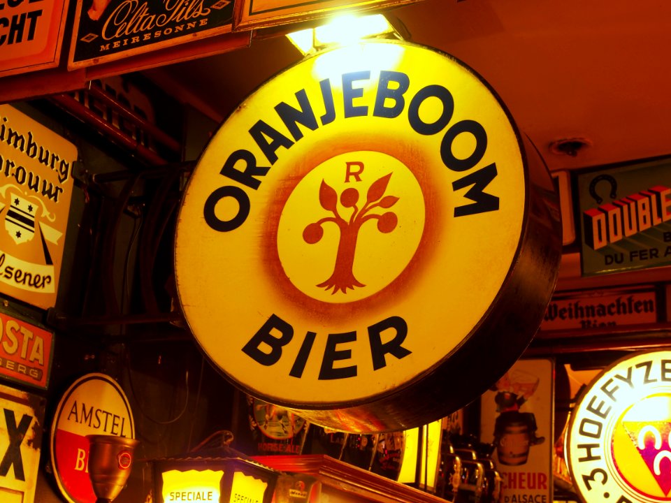 Oranjeboom lichtreclame, foto 2