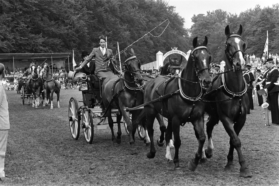 Opening wereldkampioenschappen vierspannen op Het Loo andere deelnemers in akt, Bestanddeelnr 932-2731