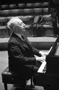 Optreden Arthur Rubinstein in Concertgebouw, Bestanddeelnr 913-5228