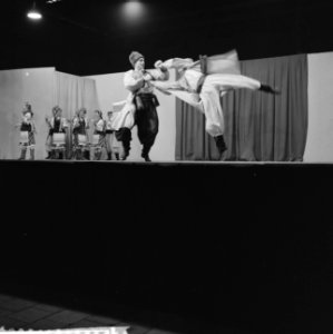 Optreden van het Moisejev Ballet uit Moskou in de Ahoy te Rotterdam, Bestanddeelnr 911-7951