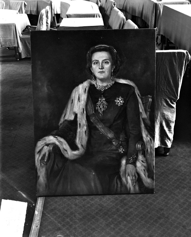 Opname van een schilderij van koningin Juliana, geschilderd door Theo Delft uit , Bestanddeelnr 903-7226