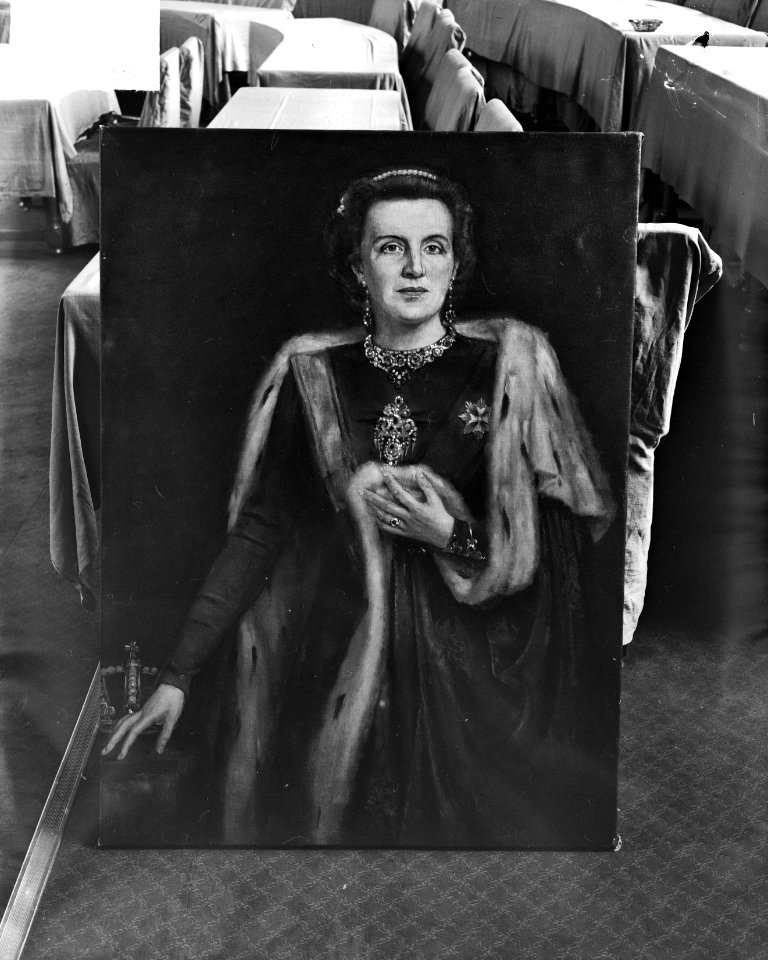 Opname van een schilderij van koningin Juliana, gemaakt door Theo Delft uit Waal, Bestanddeelnr 903-7227