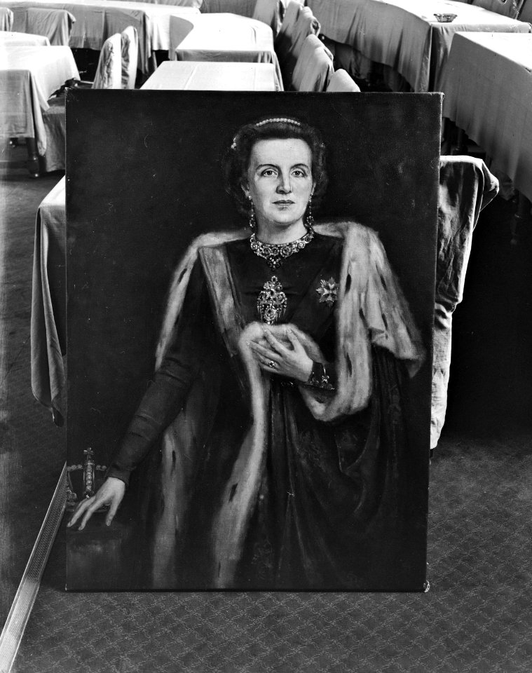 Opname van een schilderij van koningin Juliana, gemaakt door Theo Delft uit Waal, Bestanddeelnr 903-7225