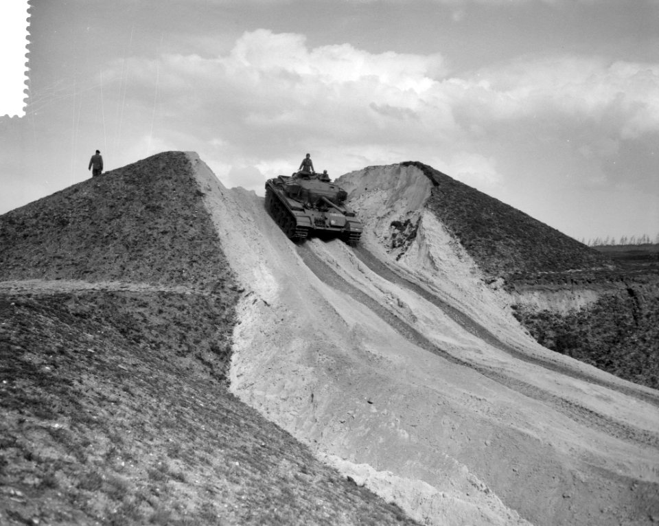 Opleiding tankchauffeurs in Amersfoort, Bestanddeelnr 912-4856