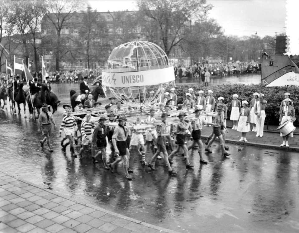 Optocht en bijeenkomst Frederiksplein Amsterdam, Bestanddeelnr 908-0903