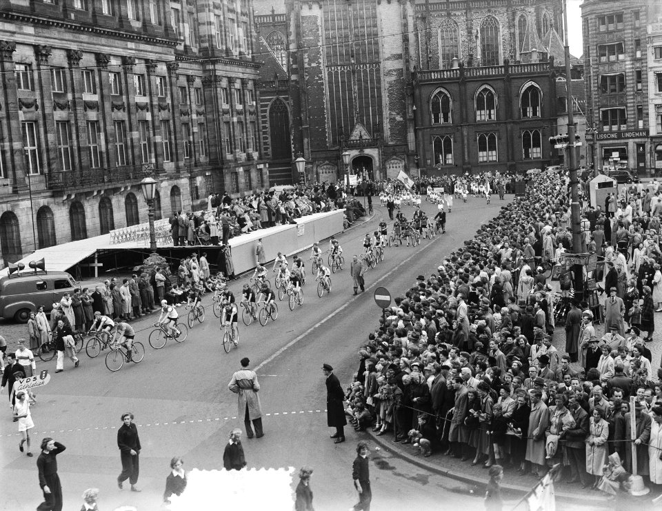 Optocht opening Sportweek Amsterdam op Dam, Bestanddeelnr 905-7533