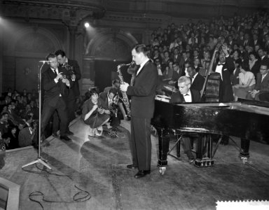 Optreden van Jazz at the Philharmonica in het concertgebouw. Stan Getz, tenors, Bestanddeelnr 910-2886