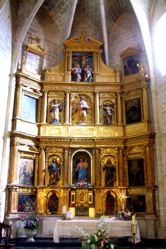 Orón - Iglesia de San Esteban, interior 01