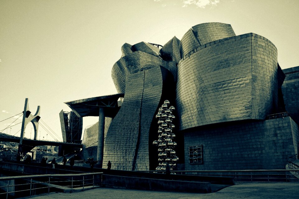 Blanco y negro guggenheim museum