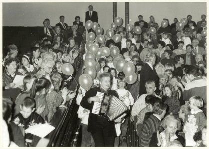 Optreden van het Haarlems Kinderkoor o.l.v. Leny van Schaik op nieuwjaarsdag 1992 in het concertgebouw, NL-HlmNHA 54032248
