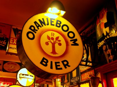 Oranjeboom lichtreclame, foto 1