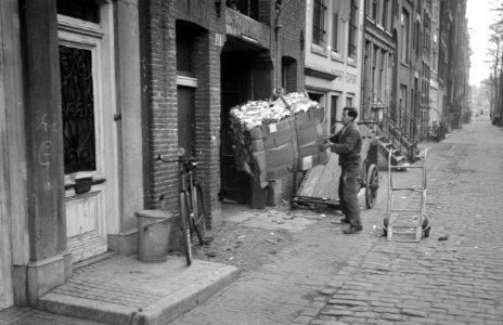 Opladen van oud papier, Bestanddeelnr 902-0125