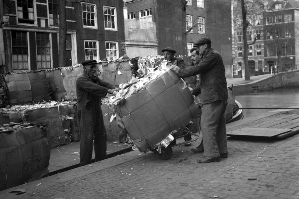Opladen van oud papier, Bestanddeelnr 902-0122