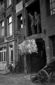 Opladen van oud papier, Bestanddeelnr 902-0126