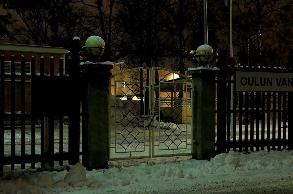 Oulu Prison Gate 20151212
