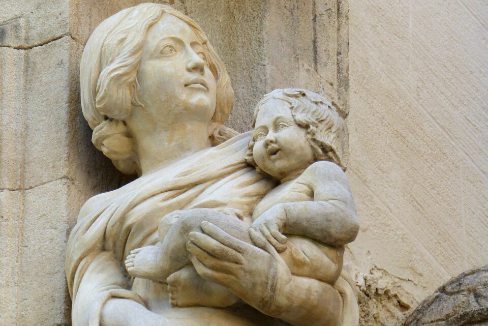 Decor virgin and child statue avignon