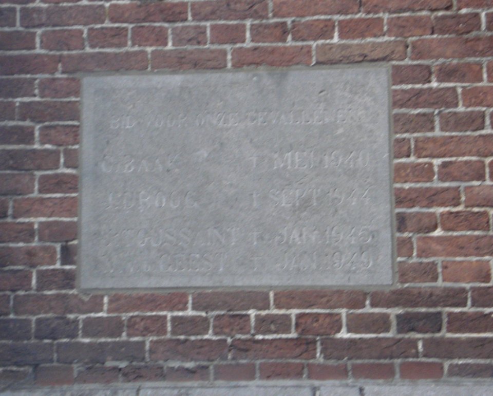 Oud ade kunstwerk oorlogsmonument