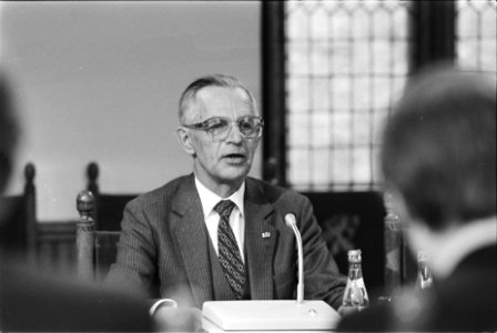 Oud minister mr. R. J. Nelissen wordt verhoord, Bestanddeelnr 932-9167