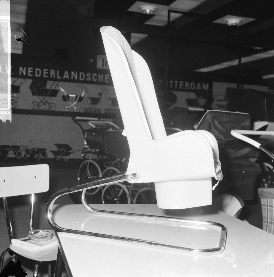 Oud en nieuw op vakbeurs Het kind te Utrecht, kindersto met vele mogelijkheden, Bestanddeelnr 918-2302