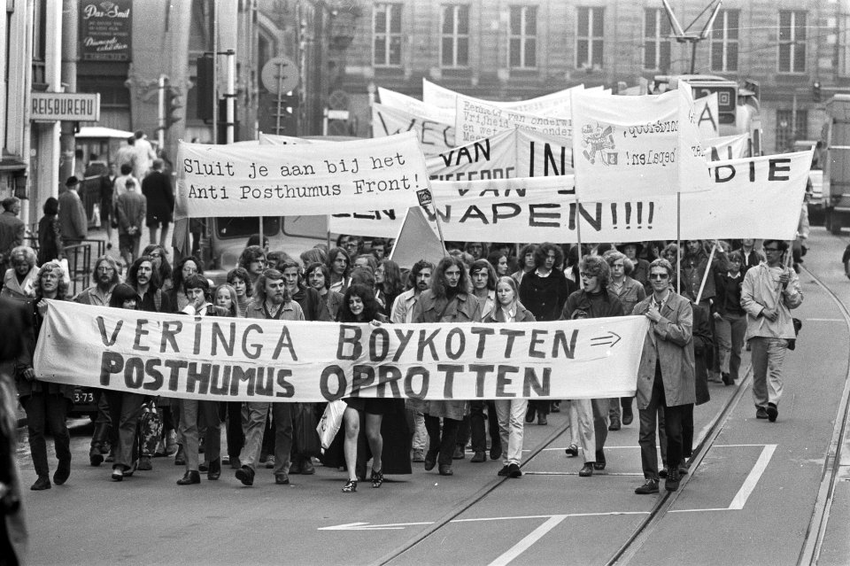 Optocht met spandoeken, Bestanddeelnr 924-5926