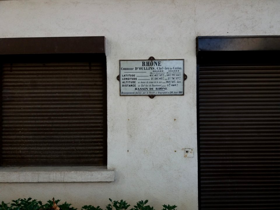 Oullins - Rue Jean-Jacques Rousseau, plaque d'informations géographiques