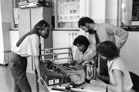 Opleiding voor vrouwen in technische beroepen in de streekschool in Amsterdam, R, Bestanddeelnr 930-9959