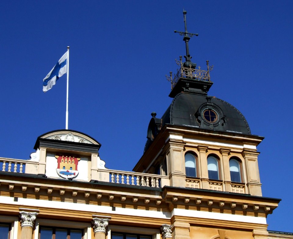Oulu City Hall 20080501 03
