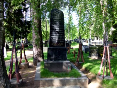 Oulu Cemetery 20060605