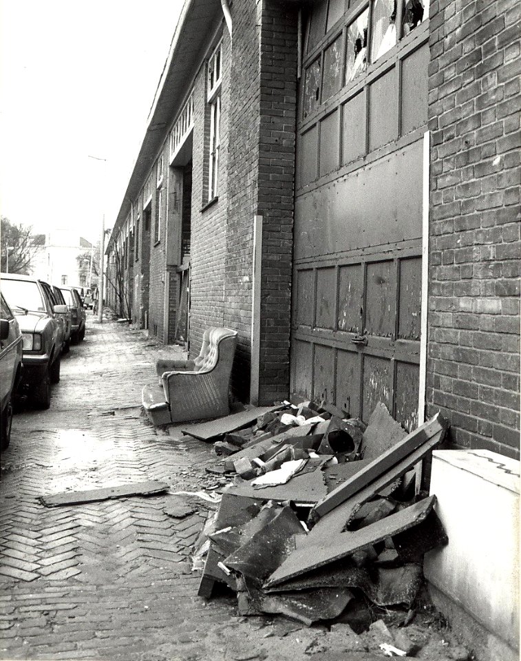 Oude van Gend en Loos na 9 maanden leegstand nog geen sloop. Geschonken in 1986 door United Photos de Boer bv, NL-HlmNHA 54023343