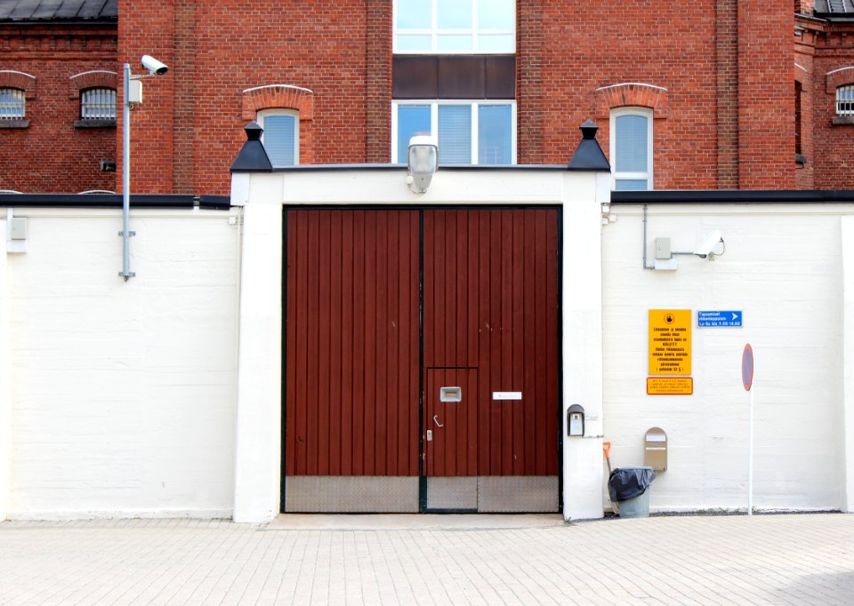 Oulu Prison Gate 20120614