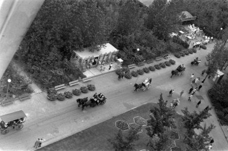 Oude rijtuigen op de Floriade in het Amstelpark, Bestanddeelnr 925-6766